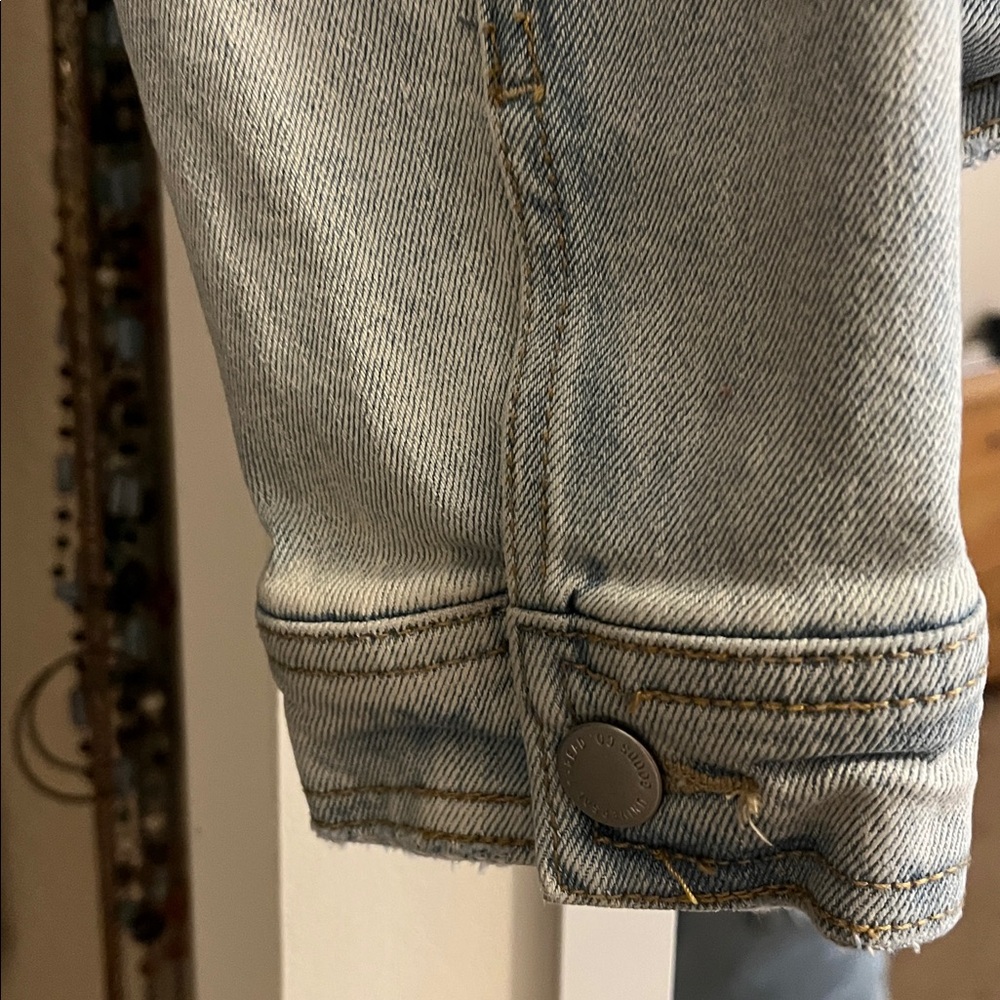 Women’s Universal Thread Jean Jacket - image 4